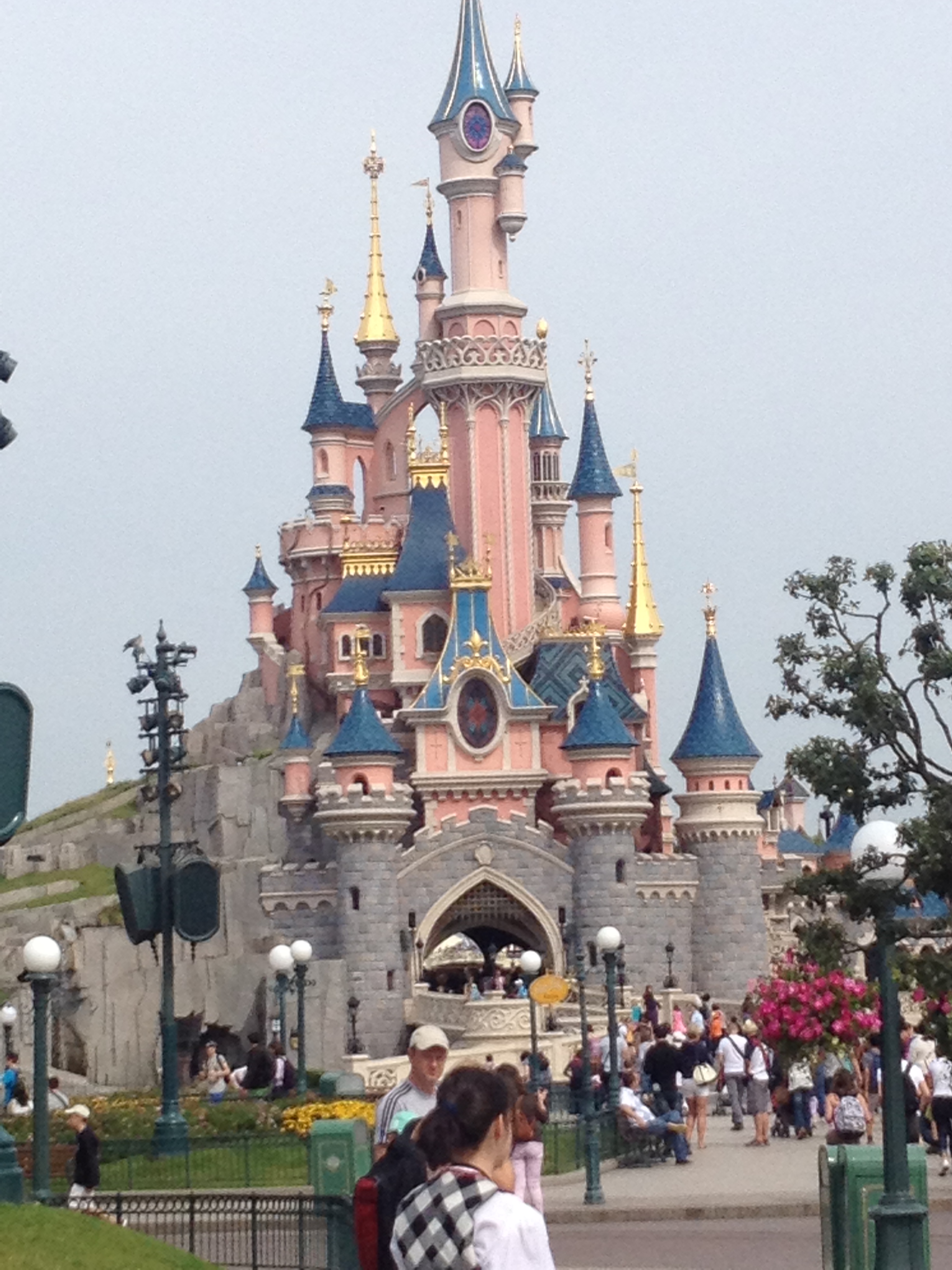 euro tour 711 Paris, Disneyland, France